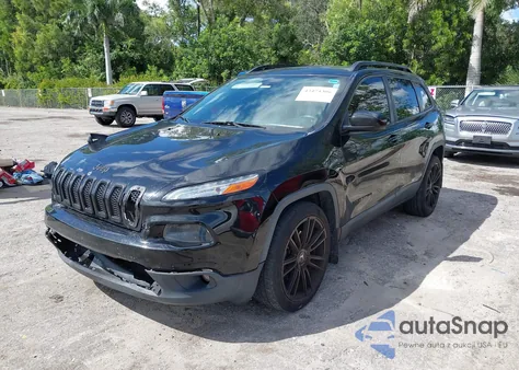 2018 Jeep Cherokee Latitude Plus Fwd z USA, uszkodzony, nr VIN 1C4PJLLX2JD618470
